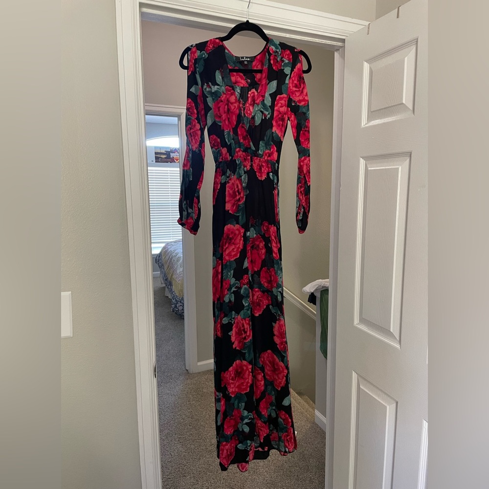Beautiful & elegant long sleeve maxi dress
